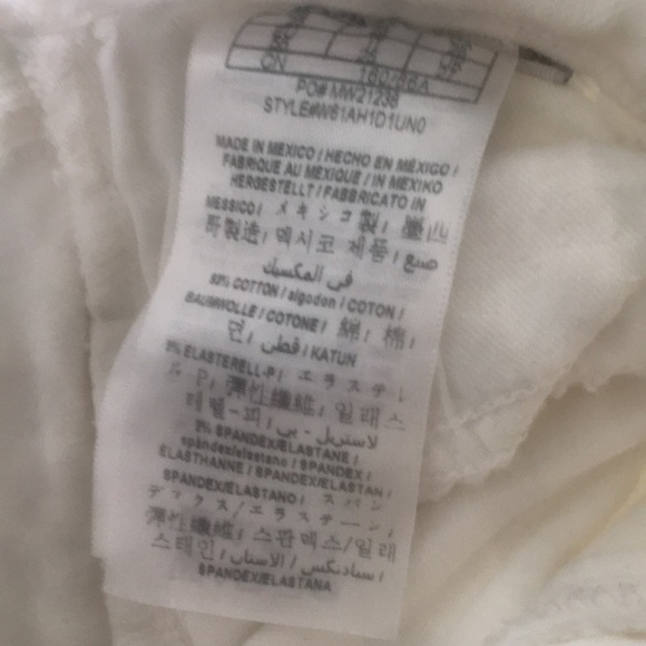 Guess Jeans Distressed - Like New! - Picture 9 of 10